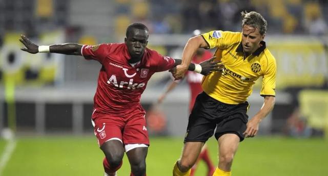 们的后卫线 们的后卫线